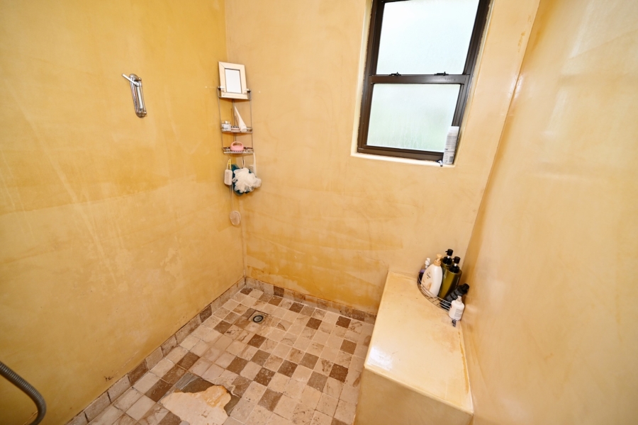5 Bedroom Property for Sale in Vierlanden Western Cape